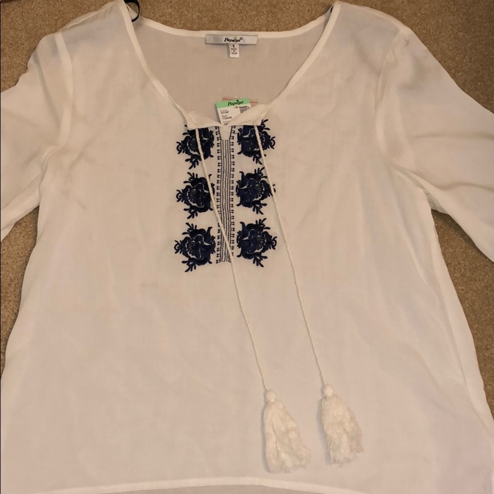3/4 sleeve embroidered blouse